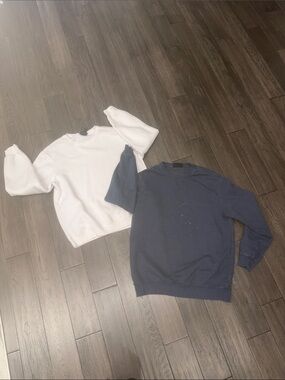 Bundle of men’s H&M Basic Crewneck Sweatshirts White and Navy